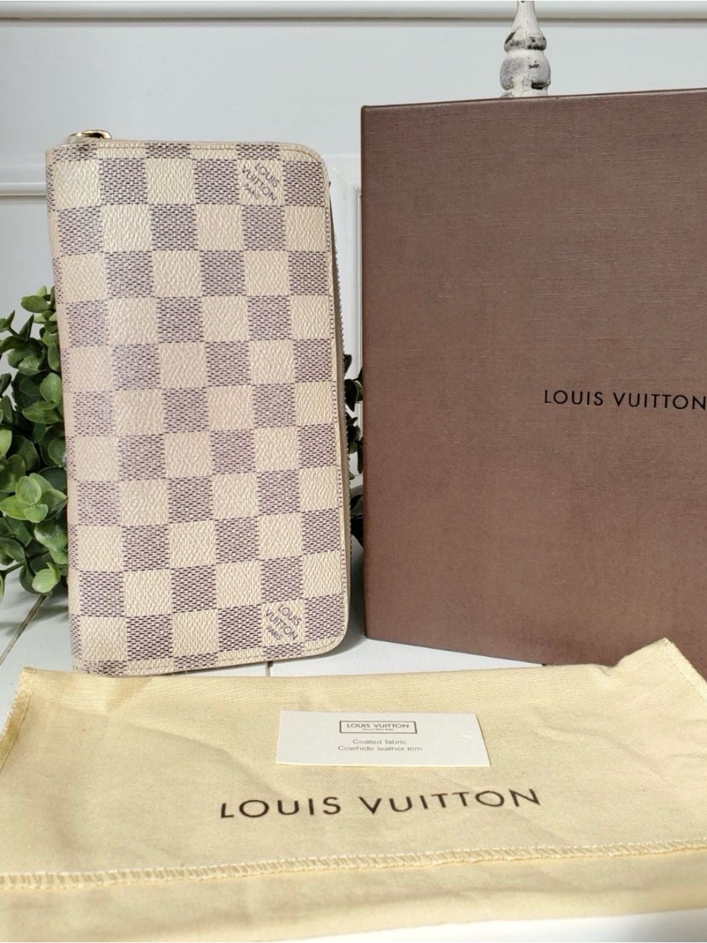 Louis Vuitton Damier Azur Zip-Around Wallet - Cream & Light Gray